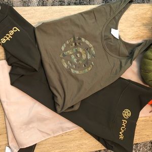 LuLulemon Pants & Cotton Tank (Prüvit)